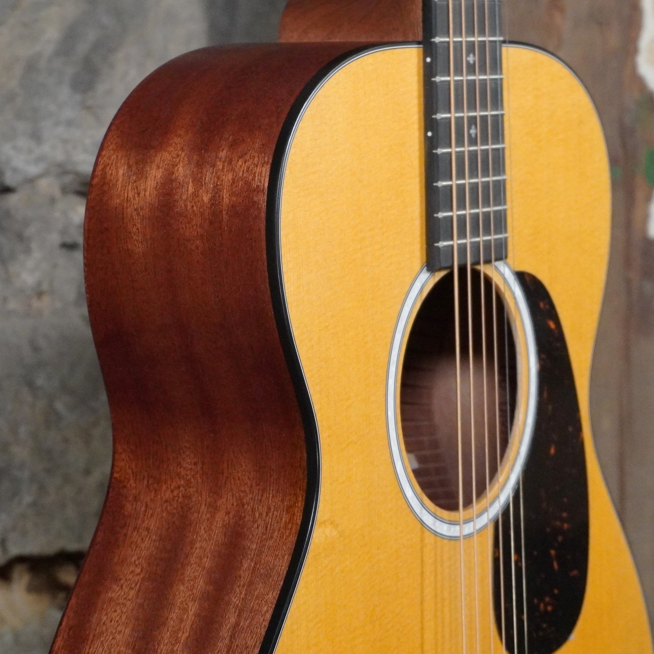 Martin Guitars Junior Series 000JR-10E Shawn Mendes A/E Satin w/Softshell Case