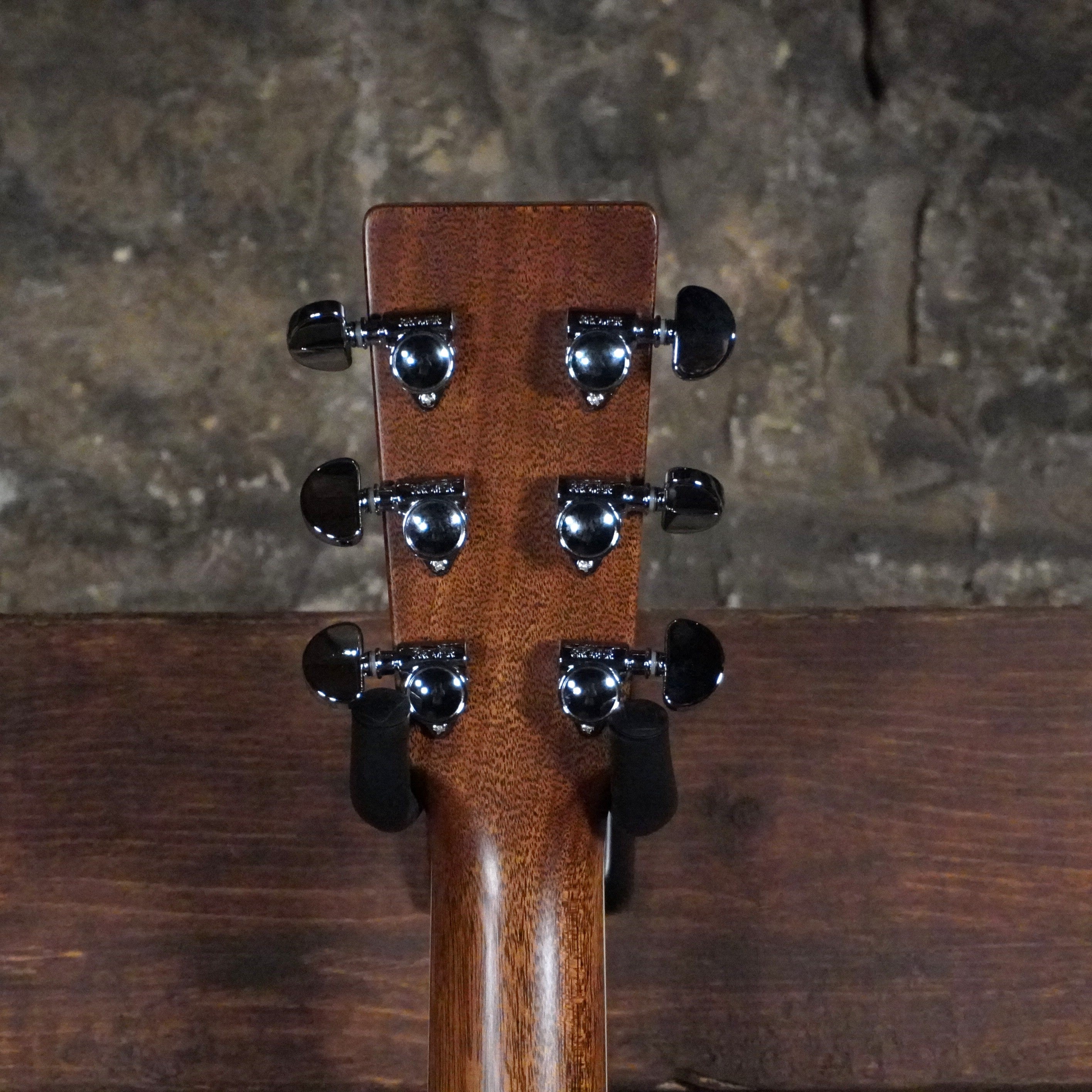 Martin Guitars HD35 Dreadnought Acoustic Guitar Natural w/Hard Case 2025 Model