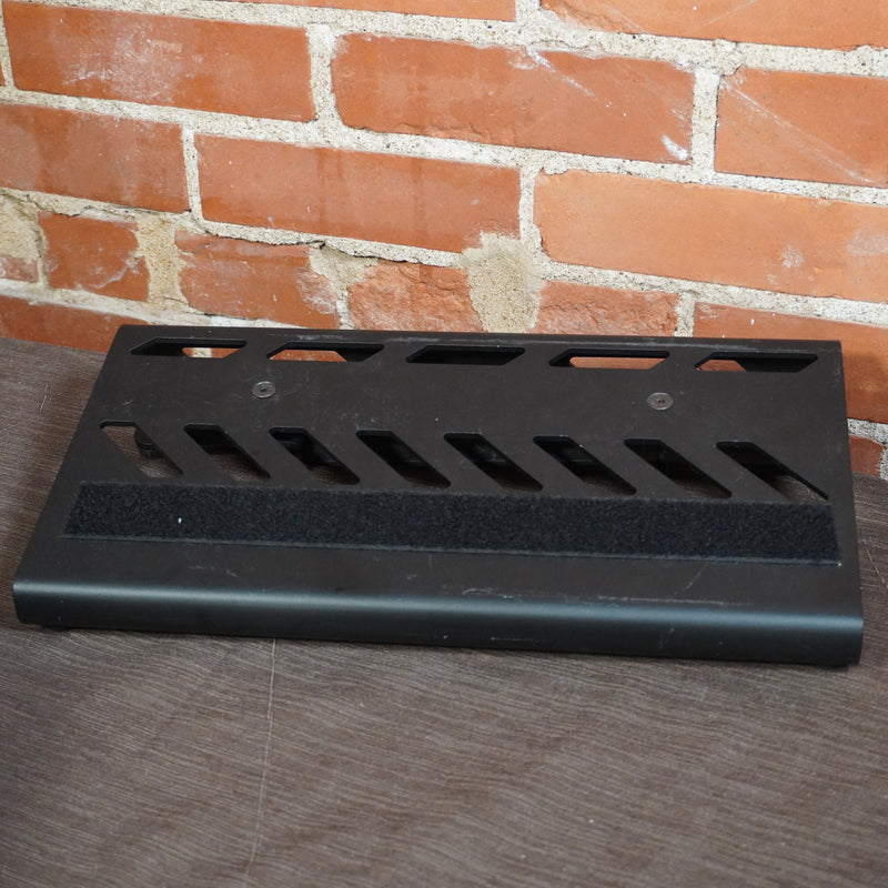 Gator Black Aluminum Small Pedal Board w/Carrying Bag Used