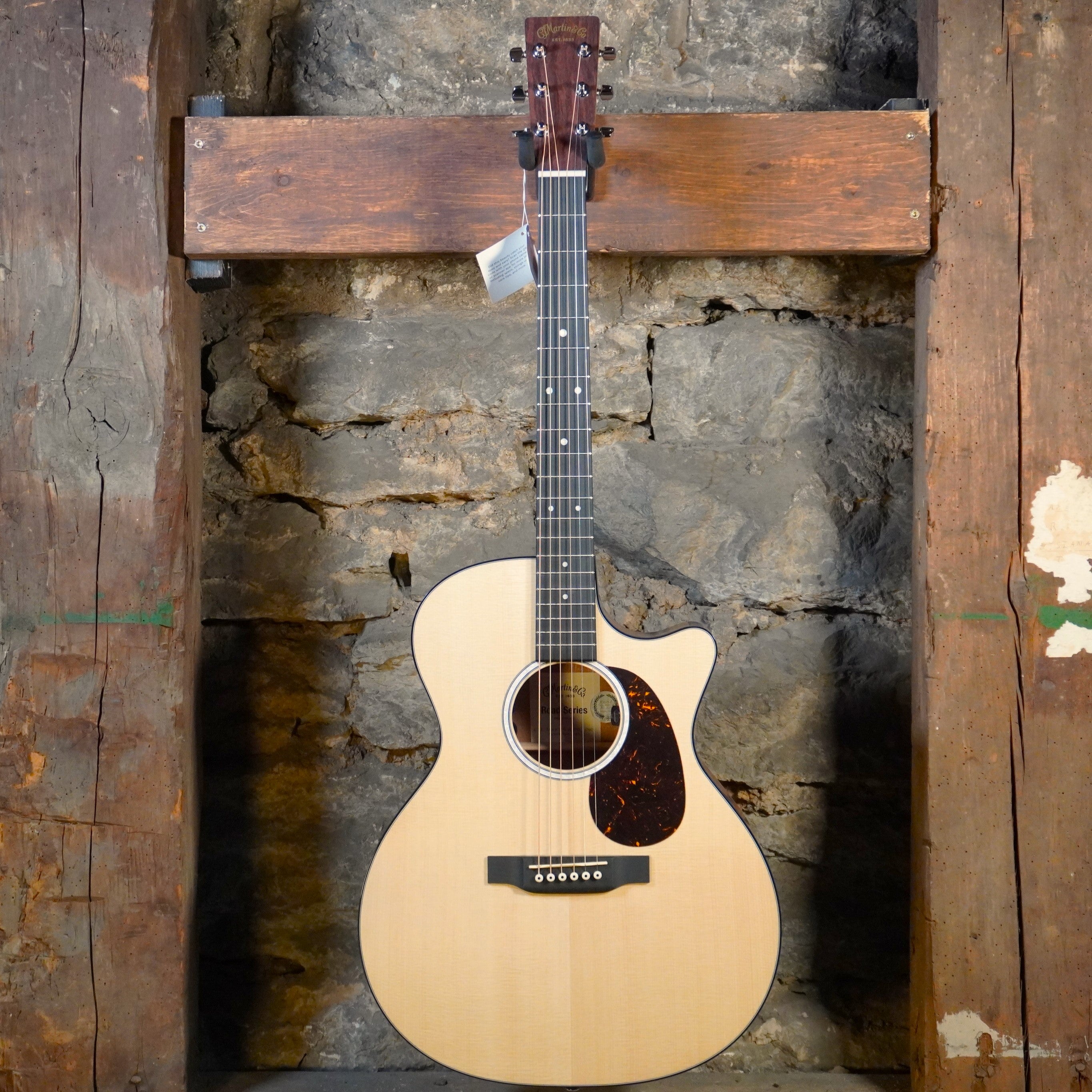 Martin Guitars Road Series GPC-11E Grand Performance Spruce A/E w/Softshell Case