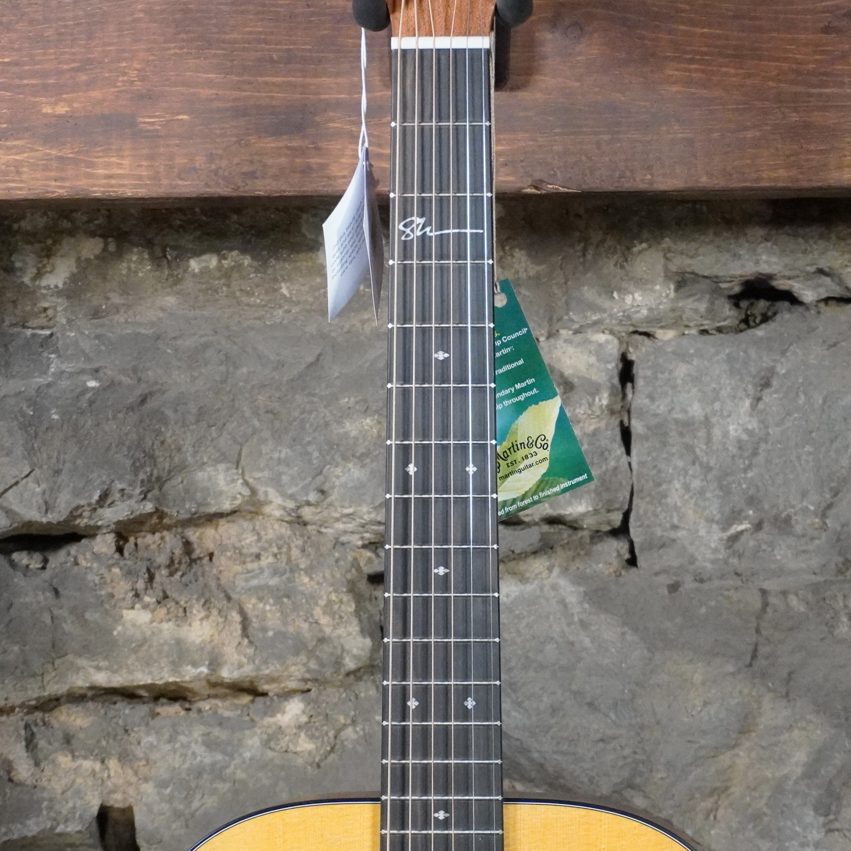 Martin Guitars Junior Series 000JR-10E Shawn Mendes A/E Satin w/Softshell Case