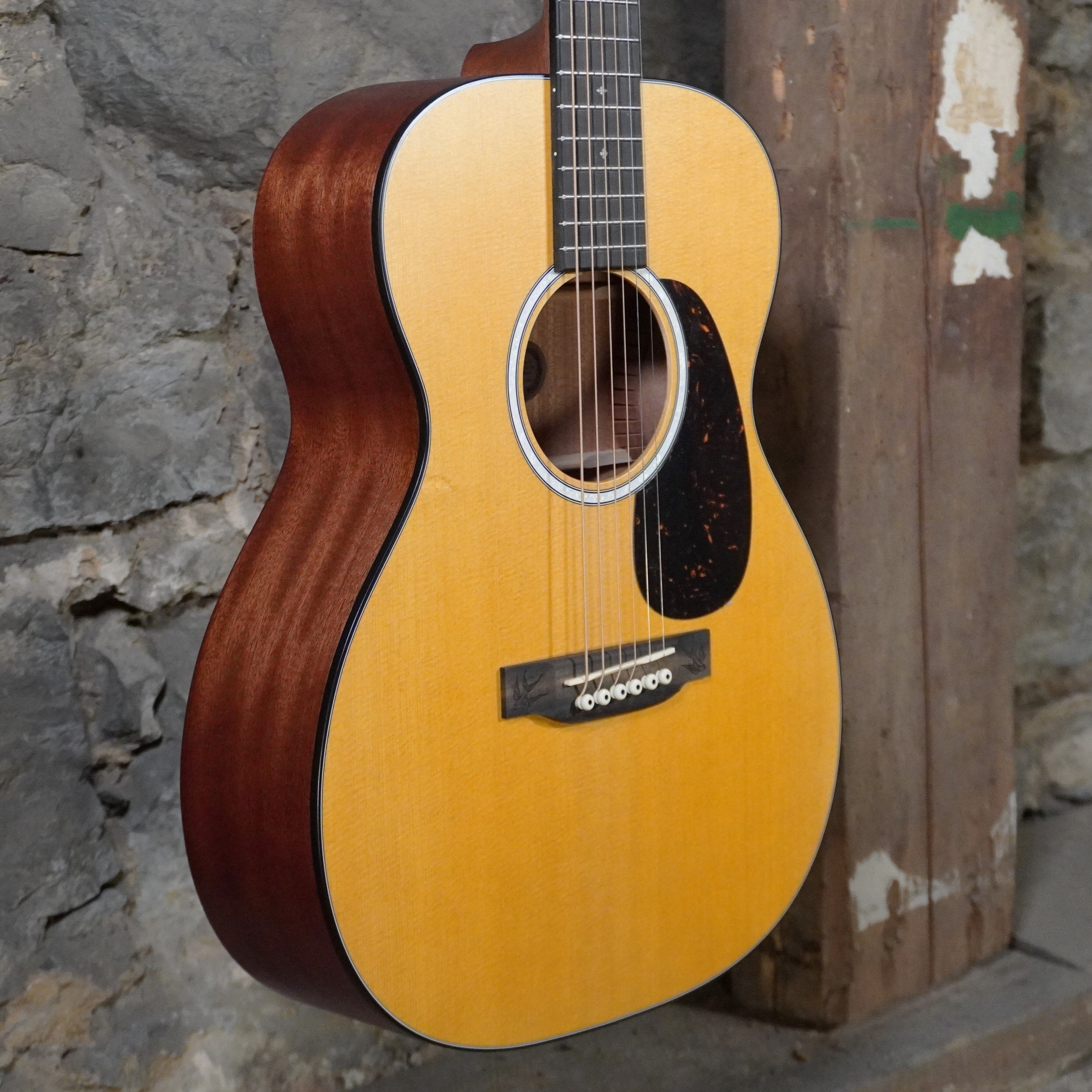 Martin Guitars Junior Series 000JR-10E Shawn Mendes A/E Satin w/Softshell Case