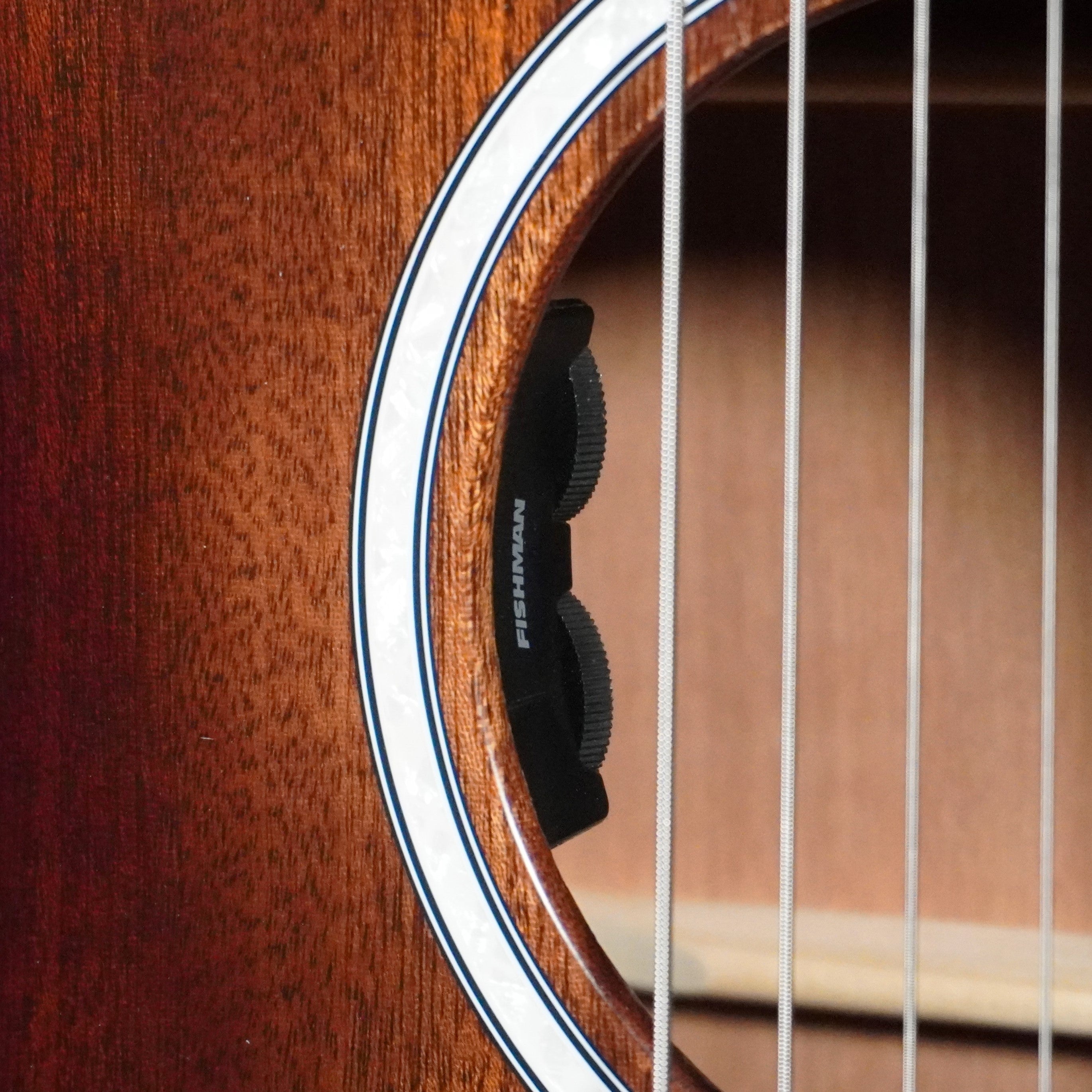 Martin Guitars Junior Series 000CJR-10E StreetMaster Acoustic Electric Satin w/Softshell Case