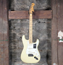 Fender Player II Stratocaster Maple Fingerboard Hialeah Yellow