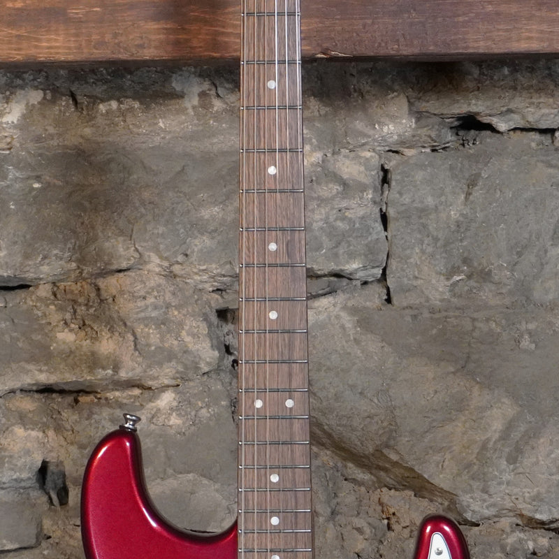 Squier Classic Vibe 60’s Stratocaster Candy Apple Red Indian Laurel Fretboard