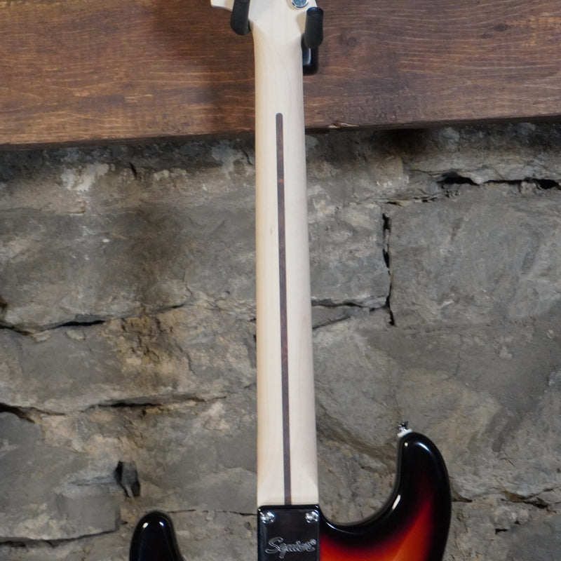 Squier Affinity Stratocaster 3-Color Sunburst Indian Laurel Fretboard