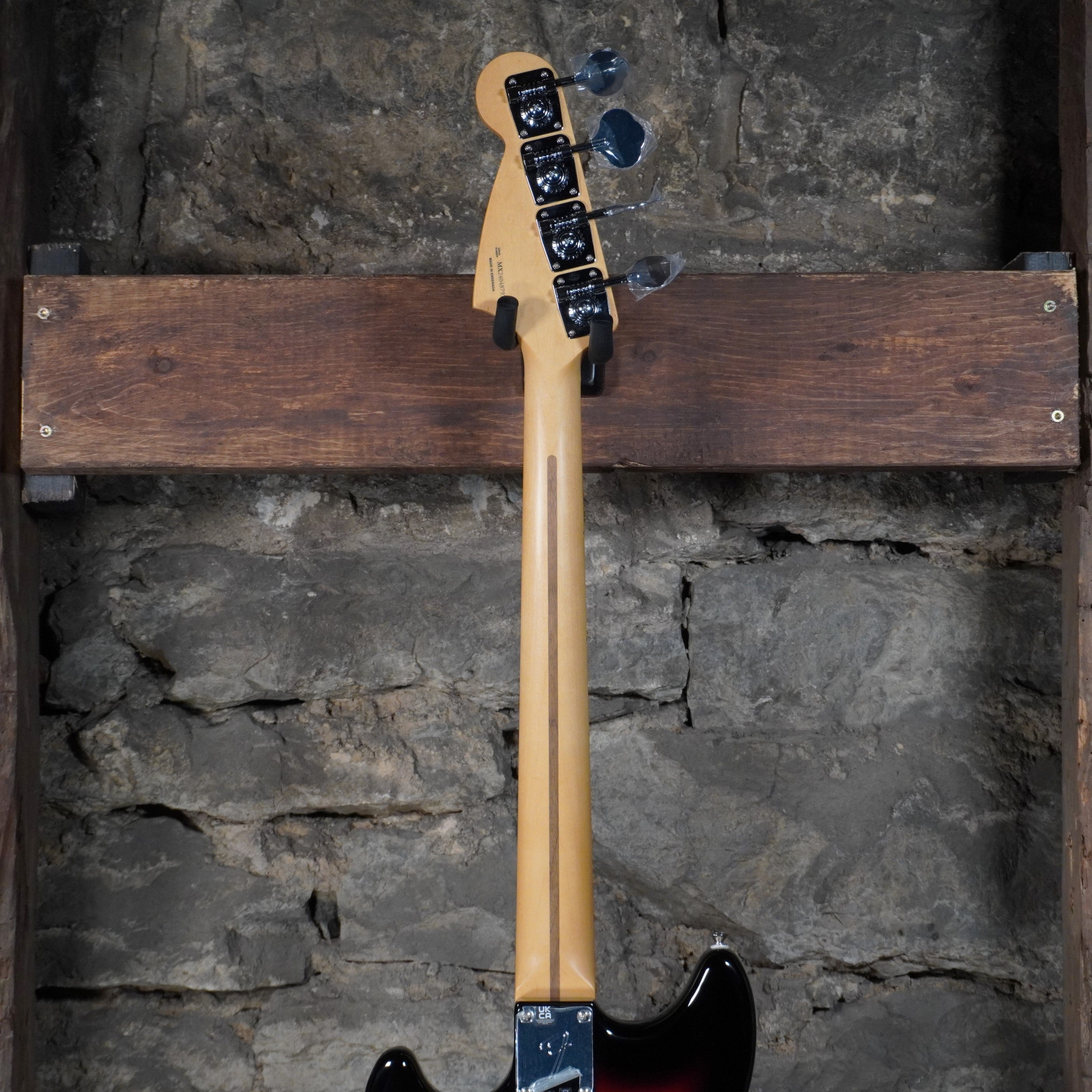 Fender Player II Mustang Bass 3-Color Sunburst Maple Fretboard