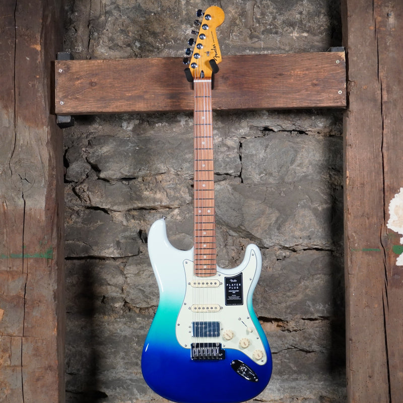 Fender Player Plus Stratocaster HSS Belair Blue Pau Ferro Fretboard
