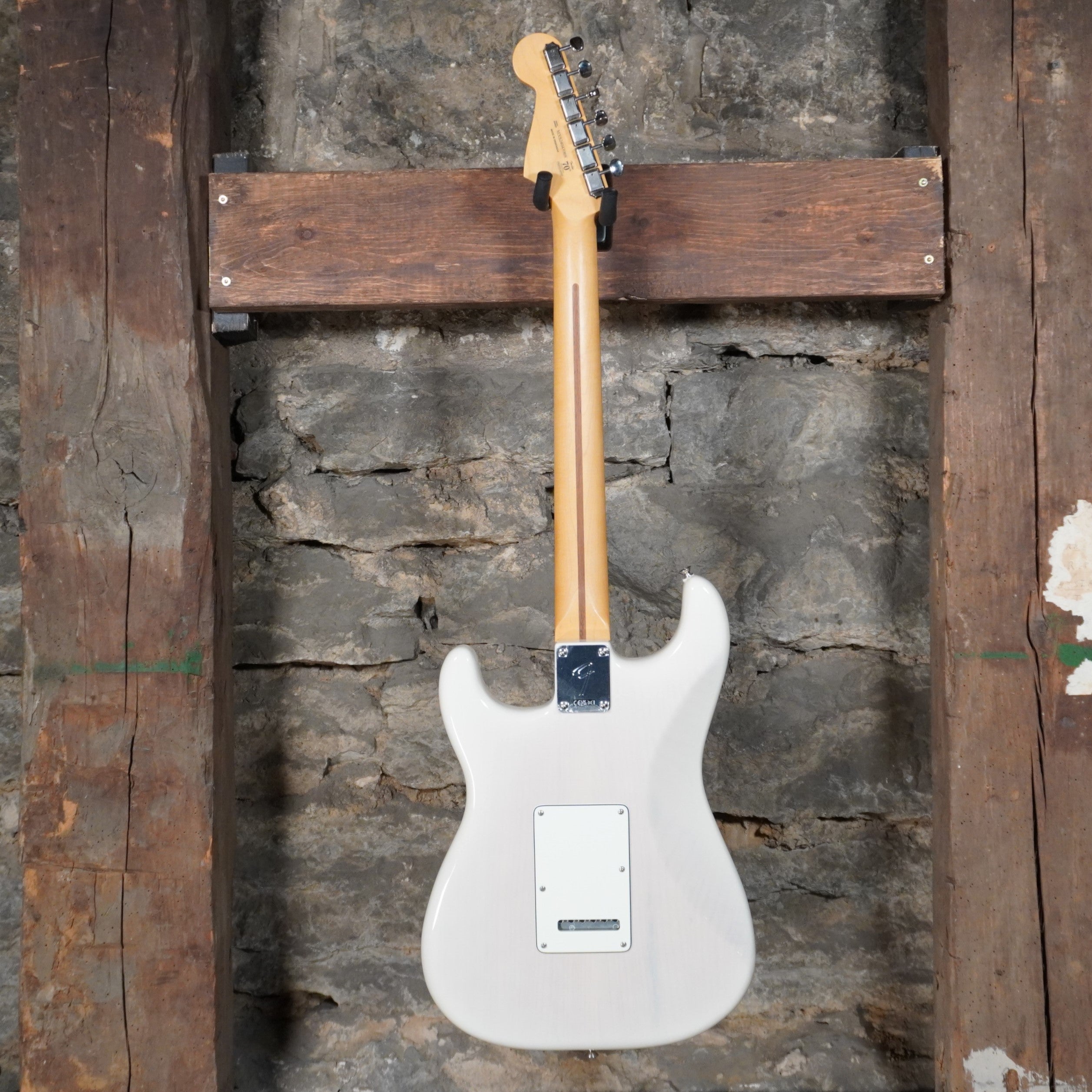 Fender Player II Stratocaster HSS Rosewood Fingerboard White Blonde