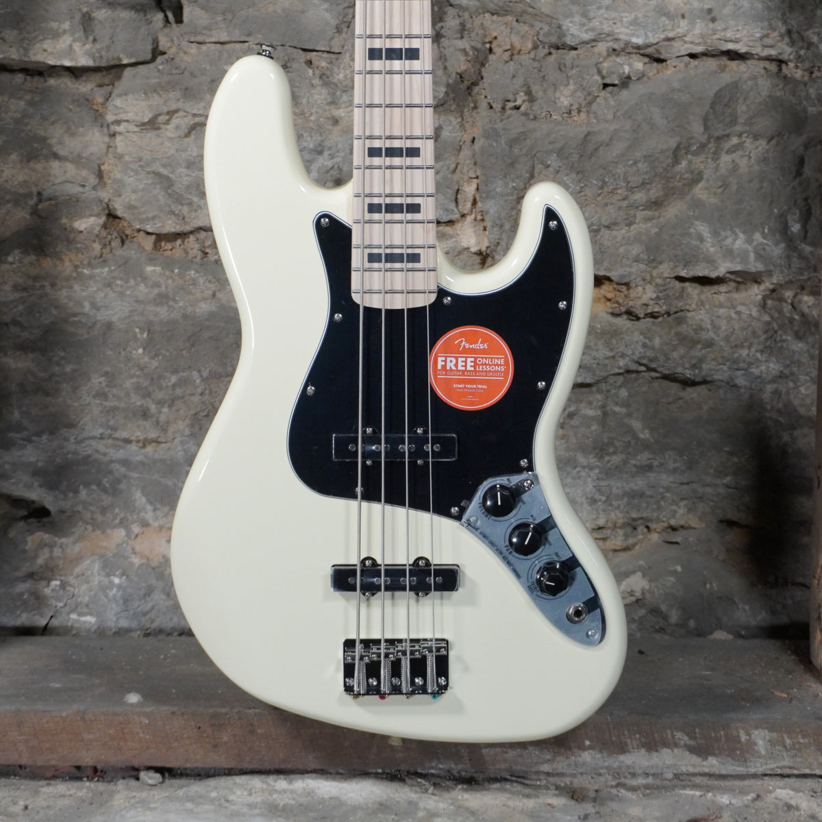 Squier affinity jazz bass white clearance