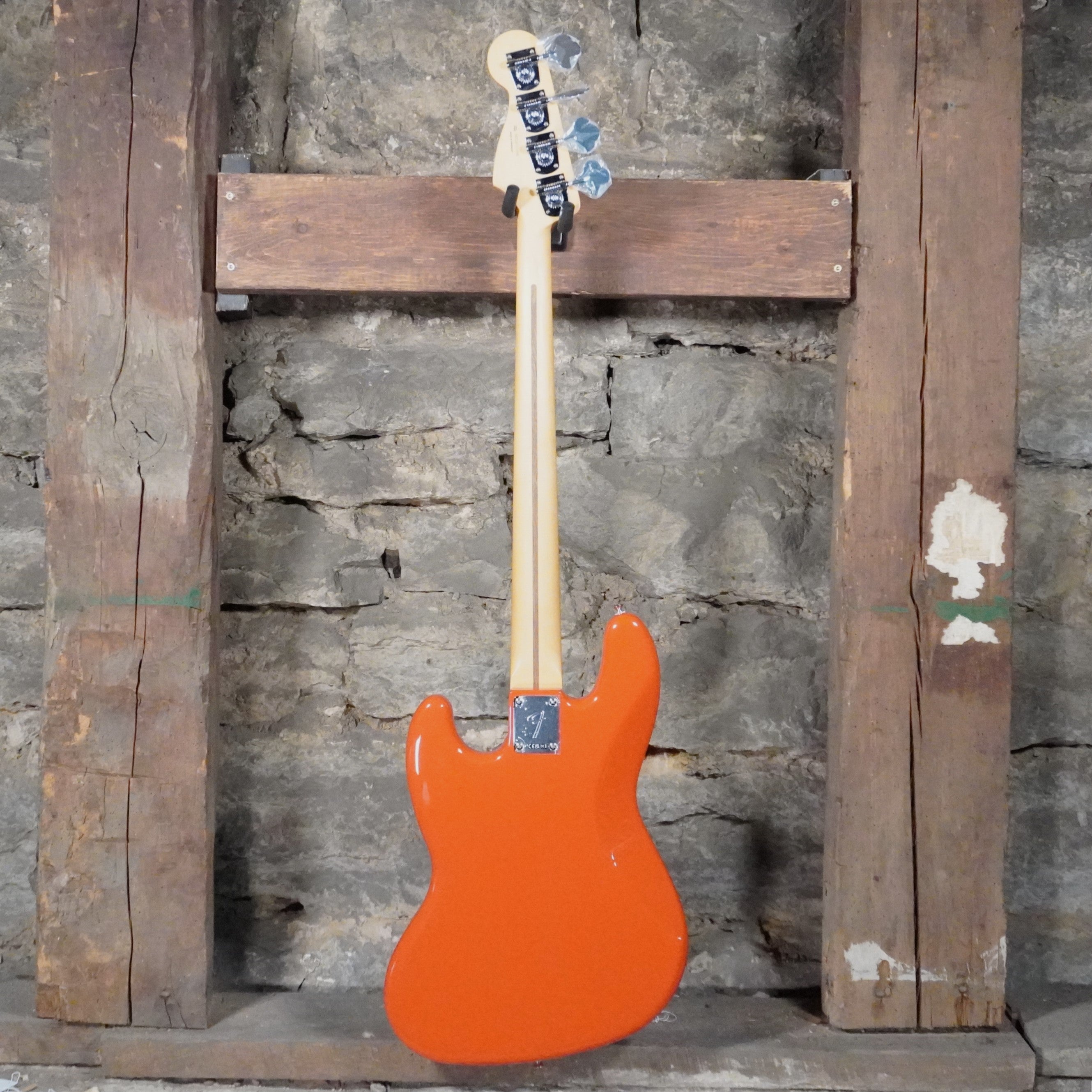 Fender Player II Jazz Bass Maple Fingerboard Coral Red