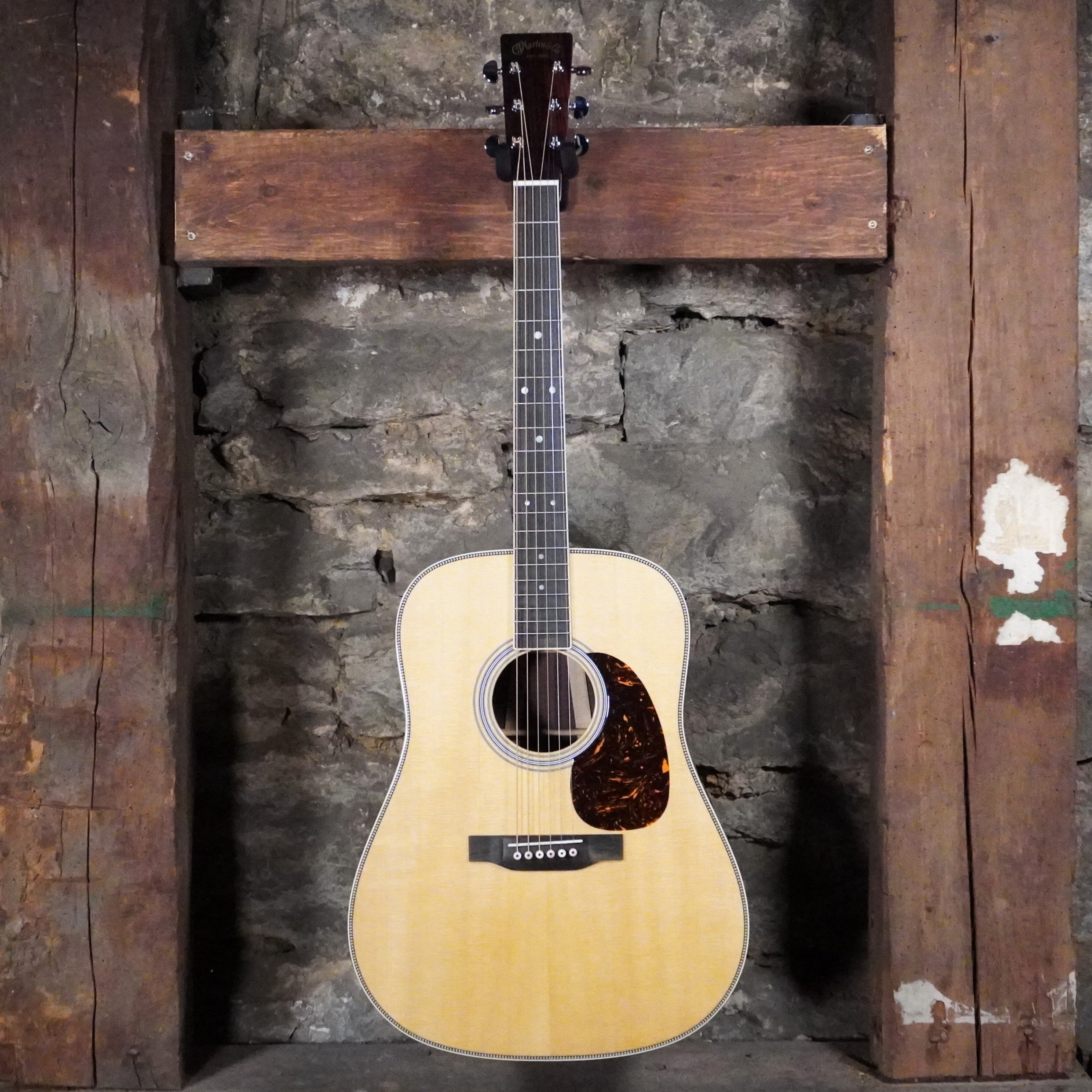 Martin Guitars HD35 Dreadnought Acoustic Guitar Natural w/Hard Case 2025 Model