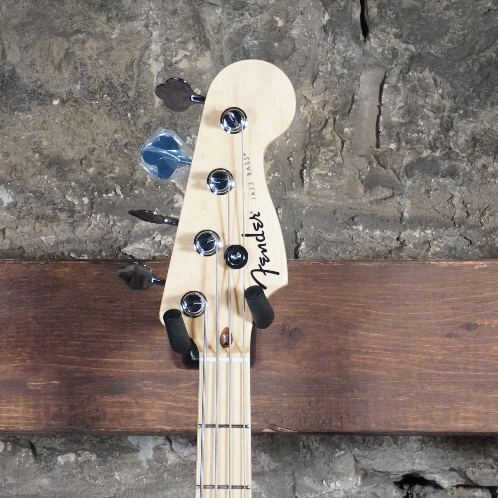 Fender Standard Series Jazz Bass Black