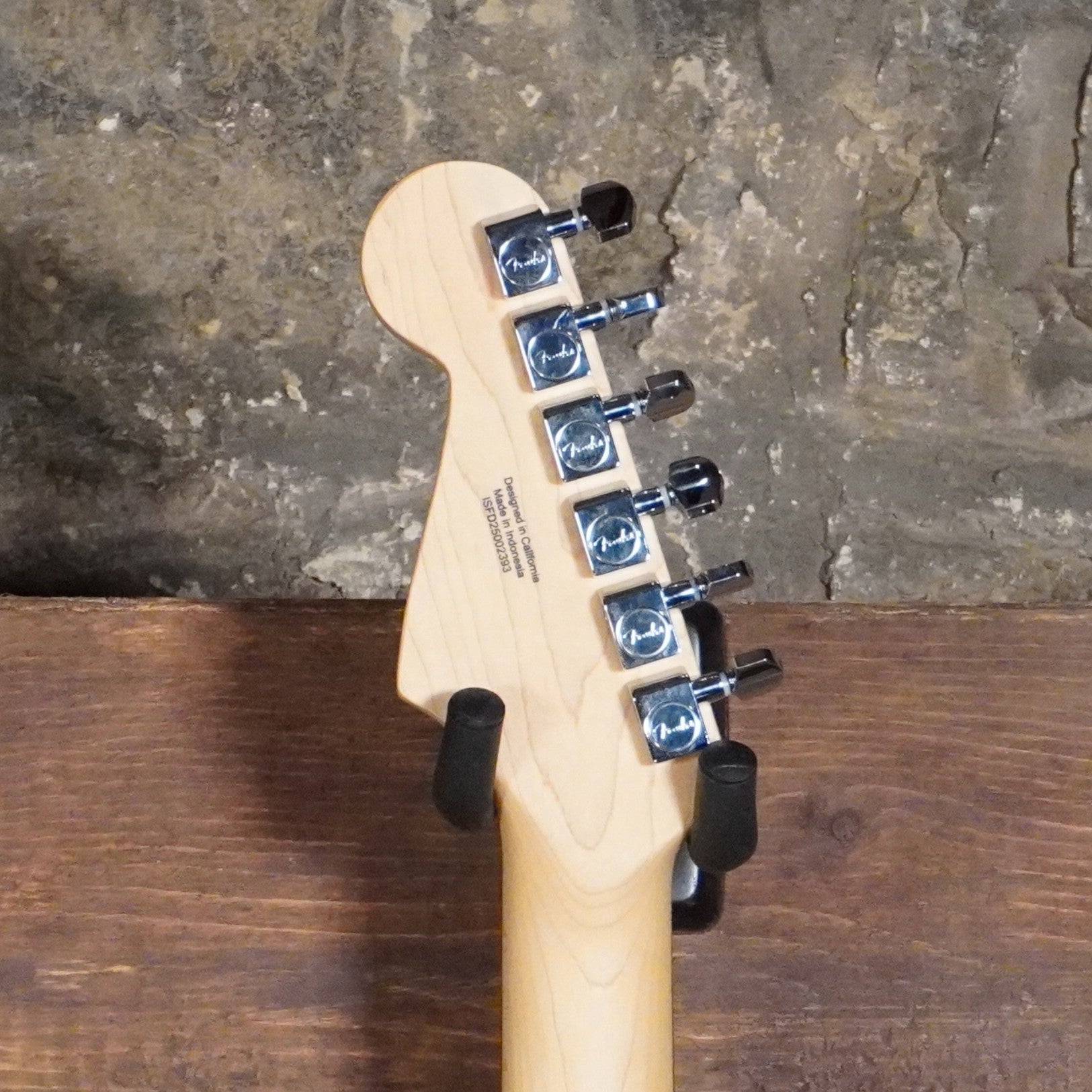 Fender Standard Series Stratocaster HSS Candy Cola