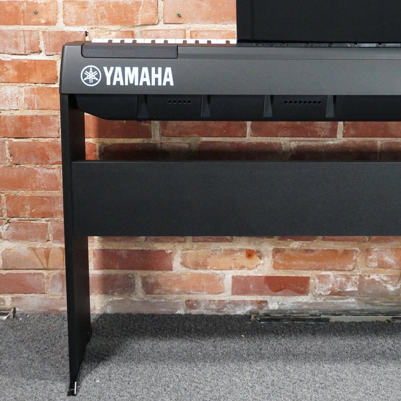 Yamaha P125 88 Digital Piano Black w/Matching Stand