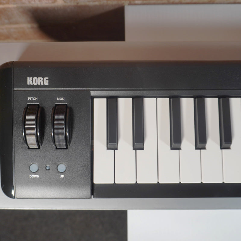Korg microKey 61-Key iOS-Powerable USB MIDI Controller