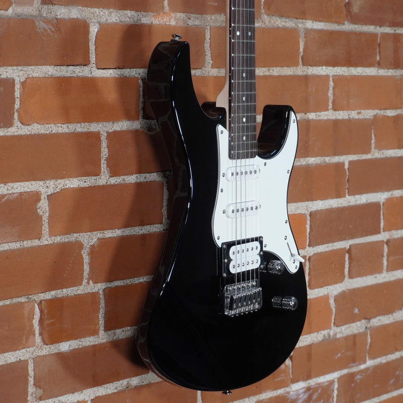 Yamaha Pacifica PAC112V Electric Guitar Gloss Black JAMS Certified