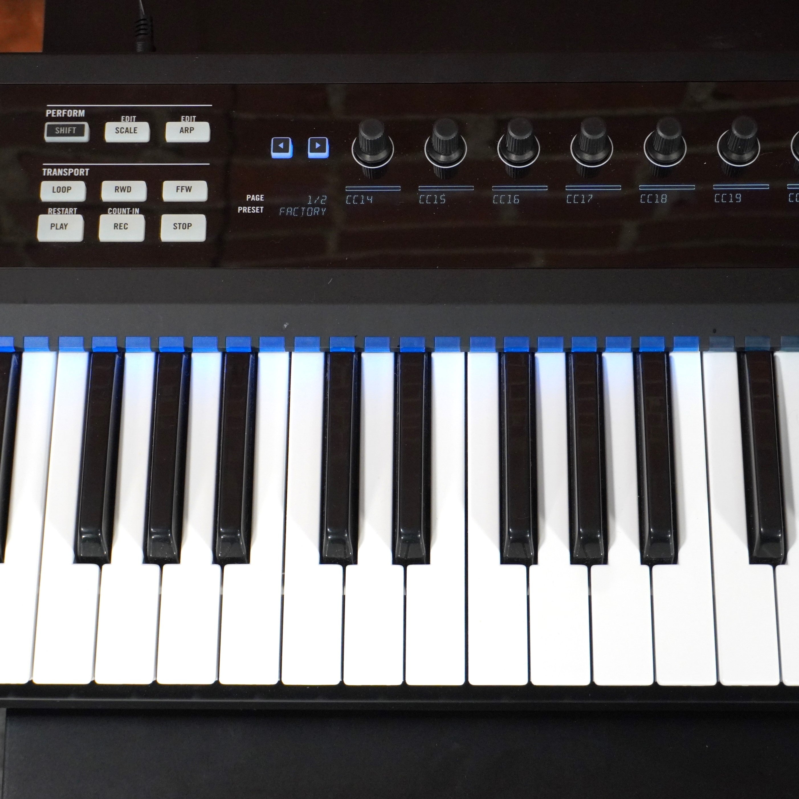 Native Instruments Komplete Kontrol S49 Used