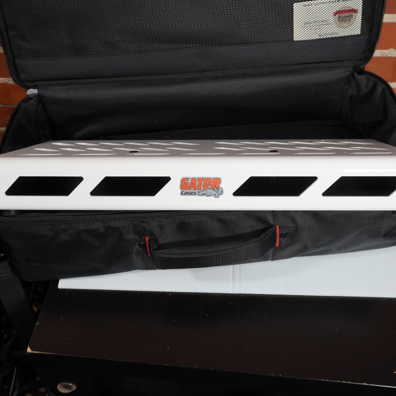 Gator White Aluminum Pedal Board w/Carrying Bag Used