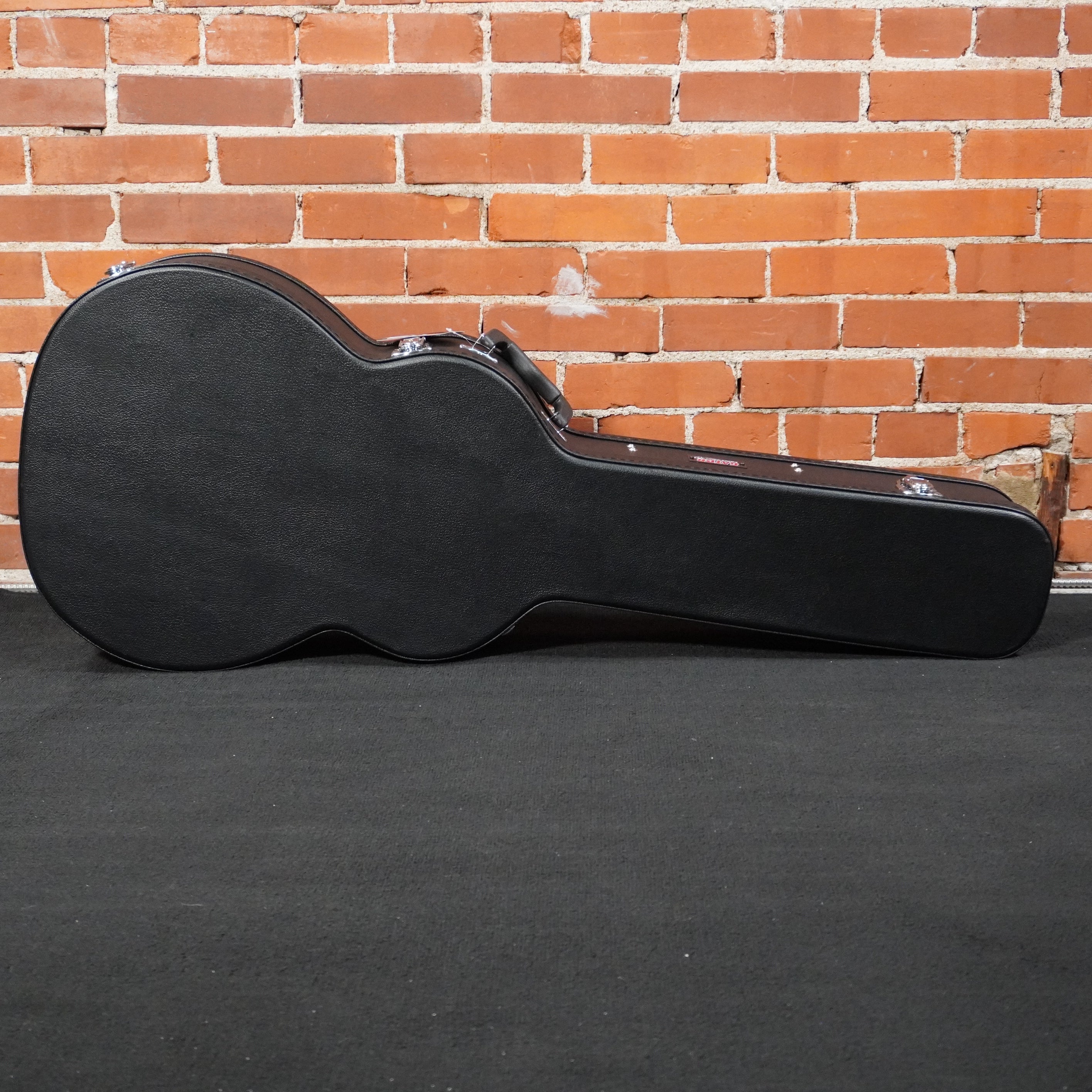 Gator GWE Economy 000 Martin Acoustic or Concert Size Guitar Case
