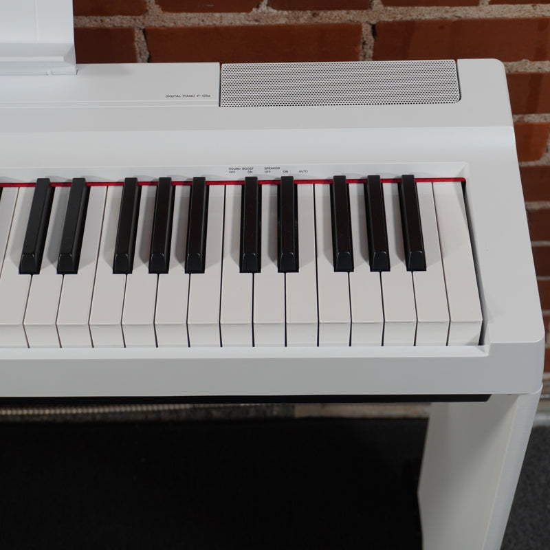 Yamaha P125a 88 Digital Piano White w/Matching Stand