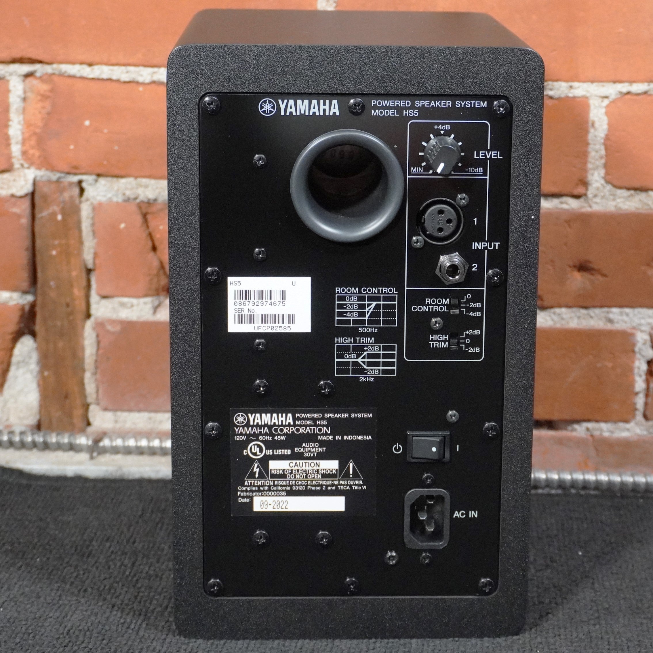 Yamaha HS5 Powered Monitor 5" Black New Old Stock