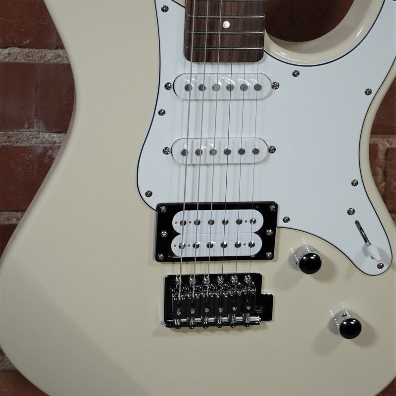 Yamaha Pacifica PAC112V Electric Guitar Vintage White Rosewood Fretboard JAMS Cert.