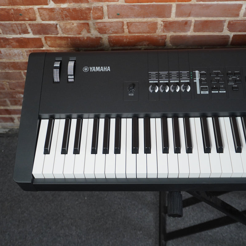 Yamaha MX88 88-Weighted Key Music Synthesizer Workstation