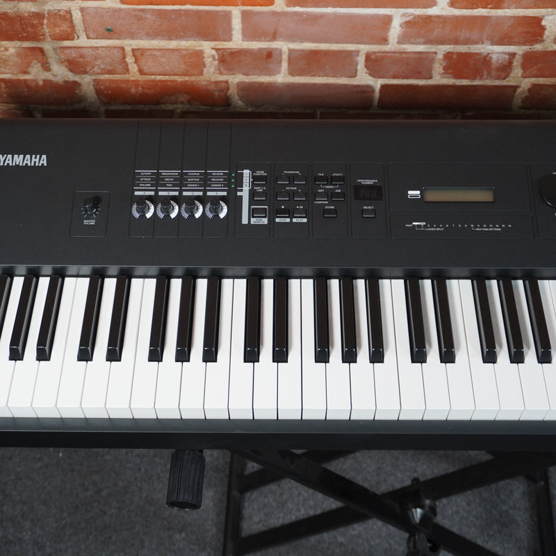 Yamaha MX88 88-Weighted Key Music Synthesizer Workstation