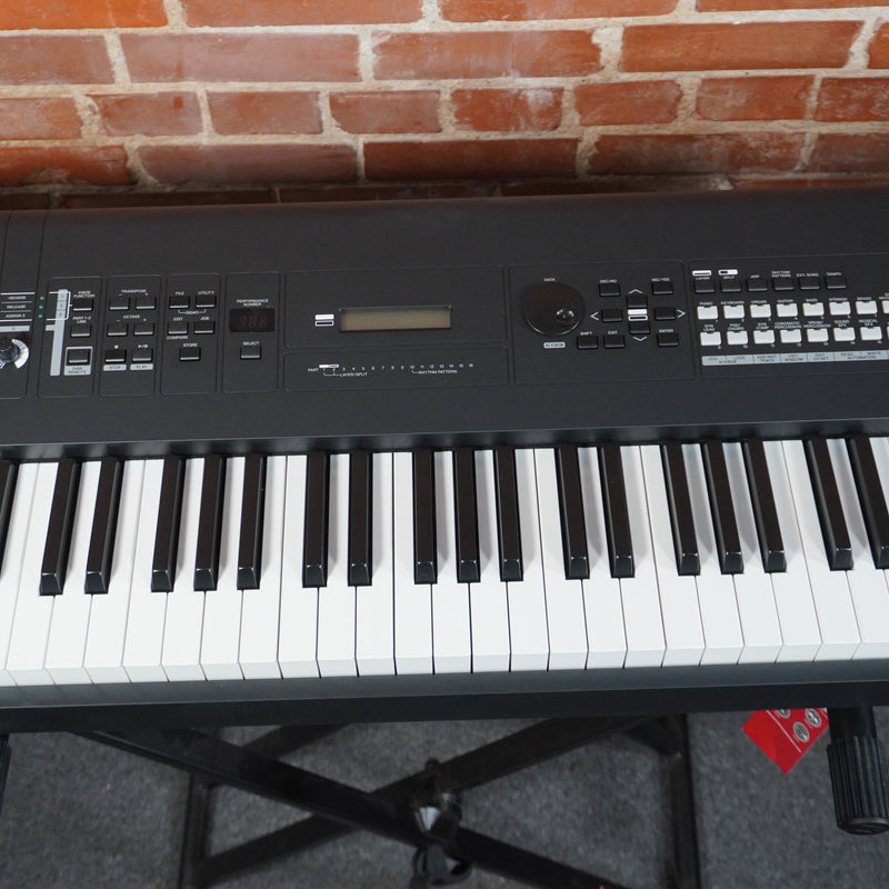 Yamaha MX88 88-Weighted Key Music Synthesizer Workstation