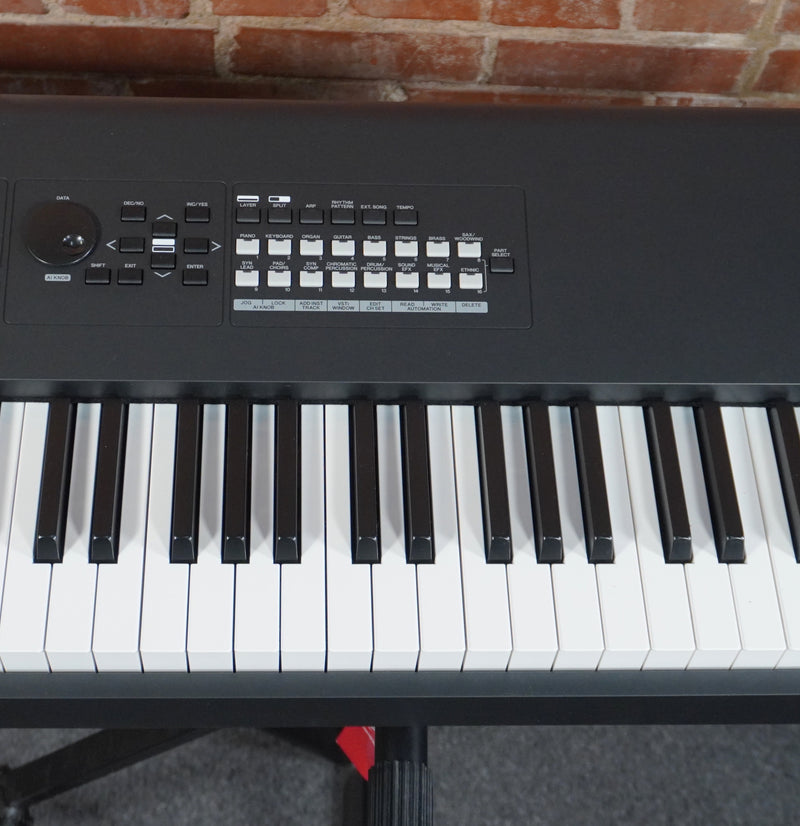 Yamaha MX88 88-Weighted Key Music Synthesizer Workstation